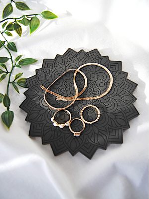 mandala z gipsu podstawka na biżuterię