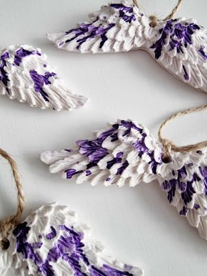 Ozdobne zawieszki skrzydła z gipsu polimerowego na choinkę ZG01-gp001